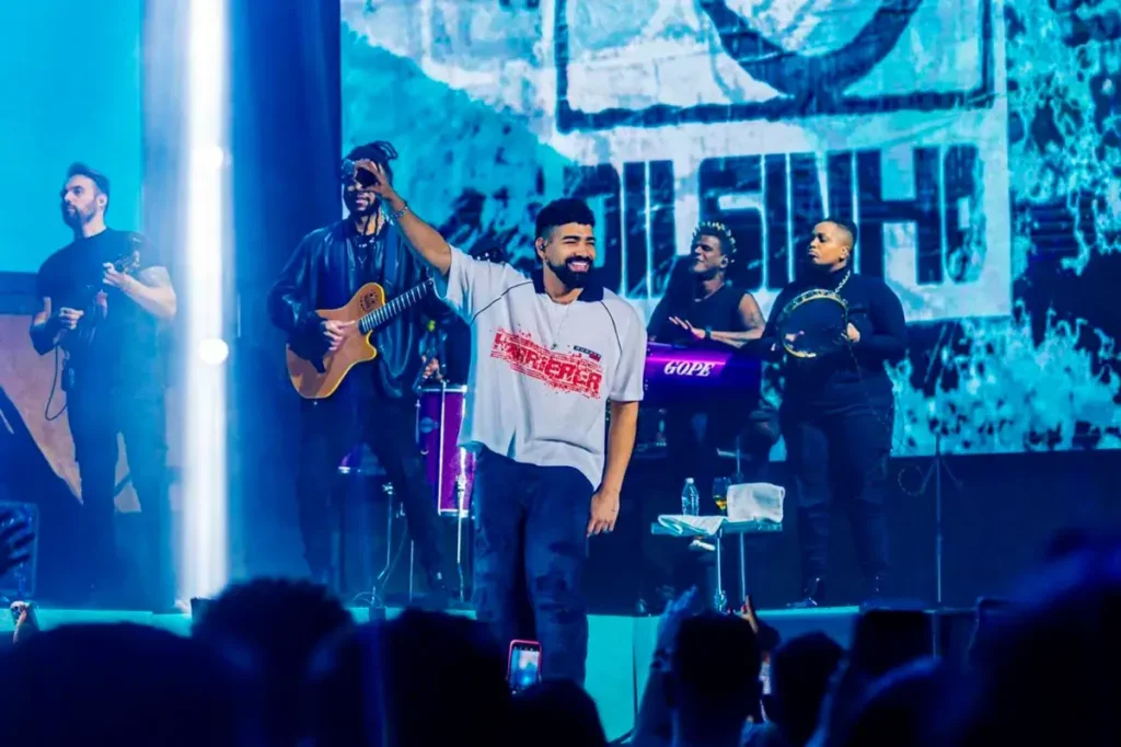 Dilsinho leva nova fase do pagode ao palco do Verão Maior Paraná