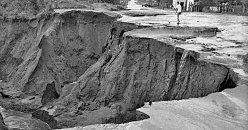 Erosão, O Câncer Do Arenito Caiuá Desde O Século Passado.. (2)