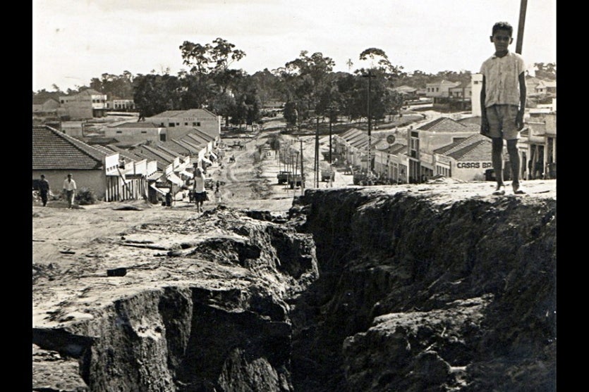 Erosão, O Câncer Do Arenito Caiuá Desde O Século Passado.. (4)