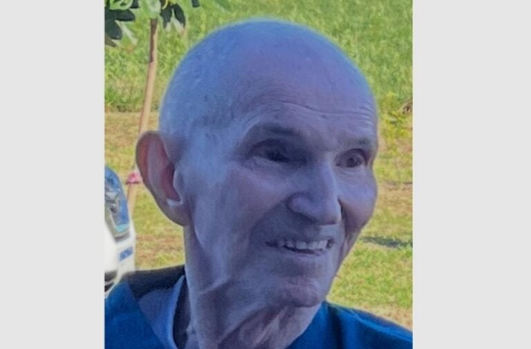 Familiares E Amigos Se Despedem Do Senhor Antonio Perini