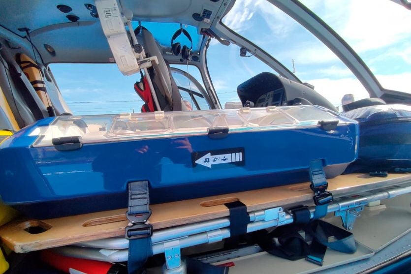 Helicóptero Arcanjo 01 usa incubadora neonatal pela primeira vez e salva bebê