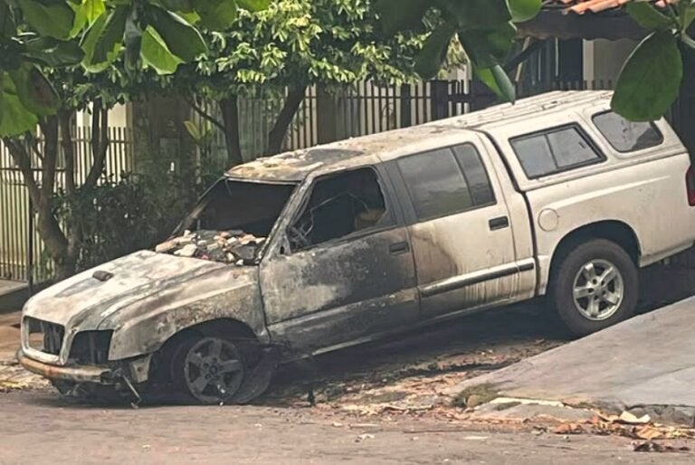 Incêndio Atinge Garagem E Veículo Durante A Madrugada Em Pérola