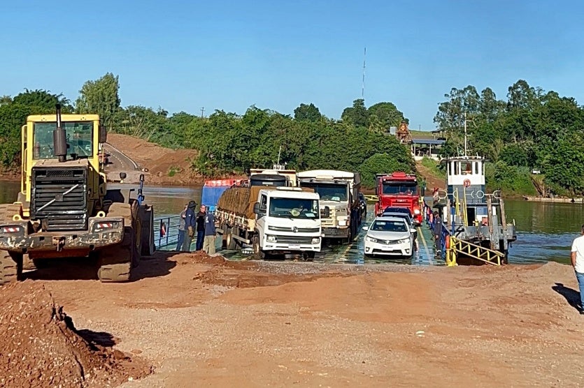 Início Da Operação Da Balsa No Rio Piquiri Tem Grandes Filas (5)