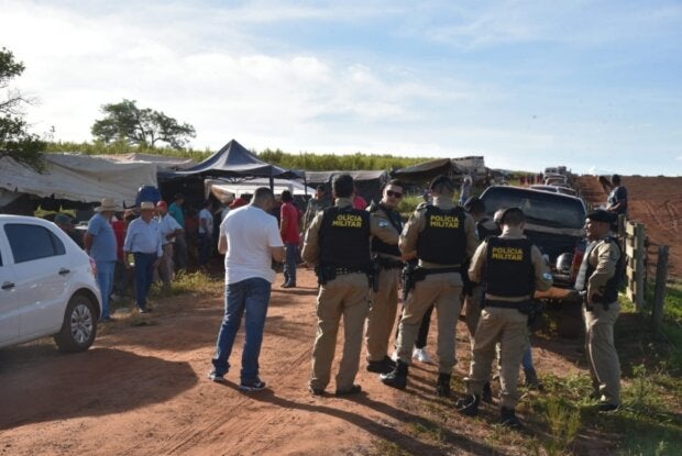 MST transfere acampamento para fazenda em Perobal e Incra tenta conciliar crise agrária