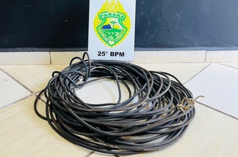 Pm Prende Homem Furtando Fiação Elétrica Da Antiga Rodoviária