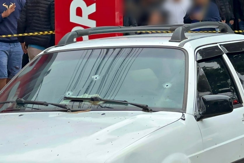 Pai E Filho Sao Atingidos Por Tiros No Centro De Umuarama