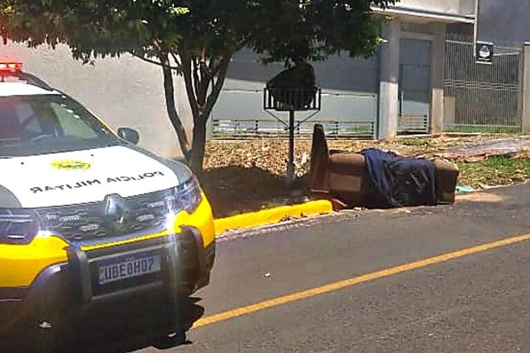 Policia Divulga Foto De Corrente Encontrada Junto A Cadaver Em Sofa 2