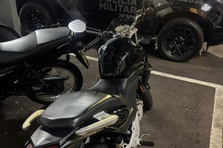 Motocicleta roubada é recuperada no Interlagos II, em Umuarama.