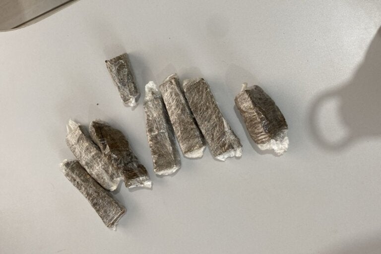 Suspeito é detido por tráfico de drogas em residência de Xambrê.