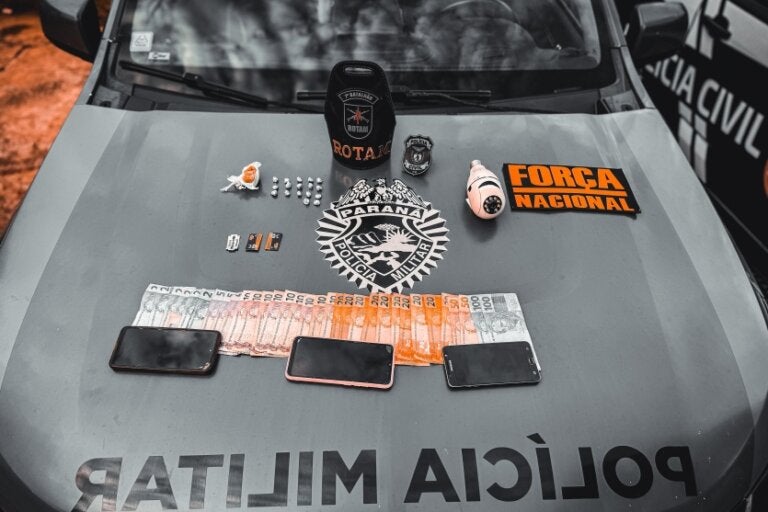 Disk Entrega Cancelado: operação prende dupla com armas e drogas em Tapejara.