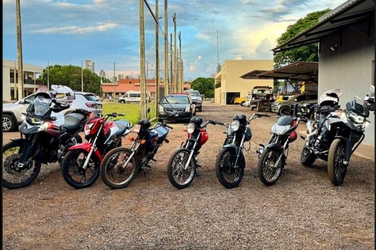 PM apreende motos irregulares em Umuarama após denúncias de perturbação de sossego