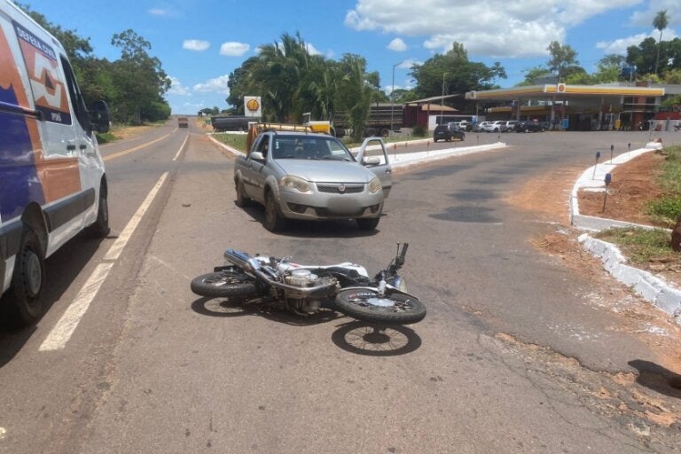 Moradores de Umuarama ficam feridos em acidente na PRC-272, em Iporã