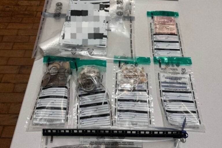 Quase 40 pedras de crack são apreendidas com casal em Mariluz