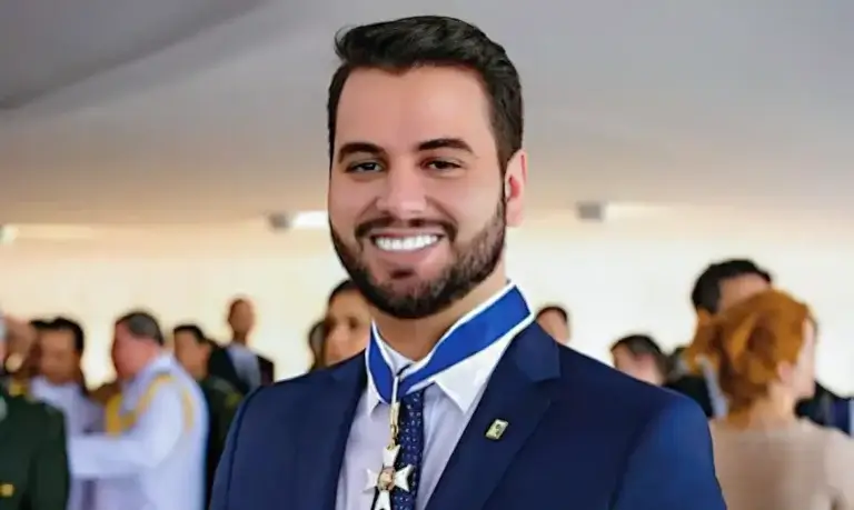 Alexandre de Moraes manda prender Filipe Martins, ex-assessor de Bolsonaro