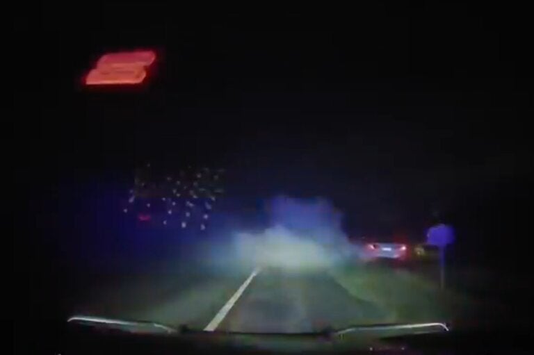 Vídeo mostra perseguição da PRF a carro com quase meia tonelada de maconha na PR-317