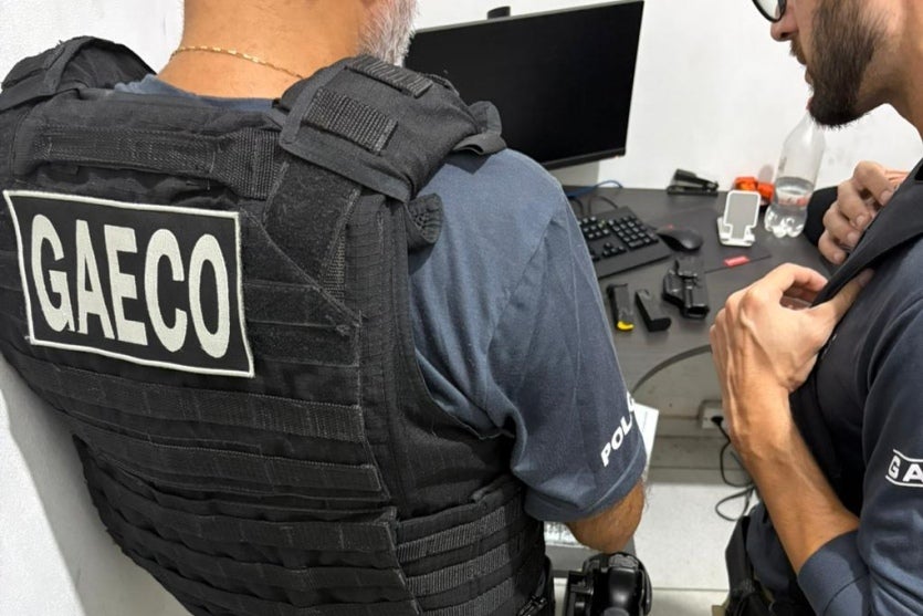 Operação Prometeus cumpre mandados contra guardas suspeitos de atear fogo em homem no PR