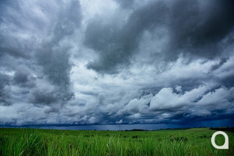 Nova frente fria irá baixar a temperatura em Umuarama; cidade entra em alerta de chuvas intensas