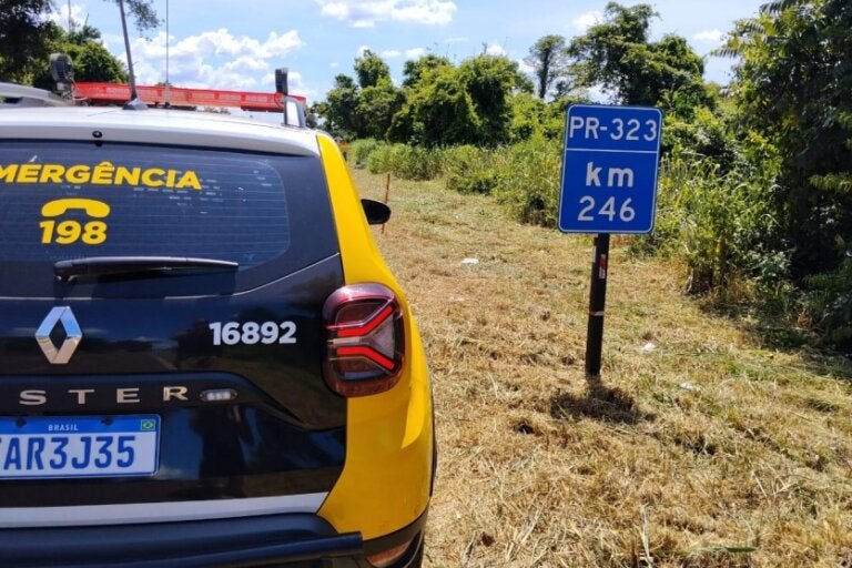 Capotamento em Tuneiras do Oeste resulta em condutora ferida