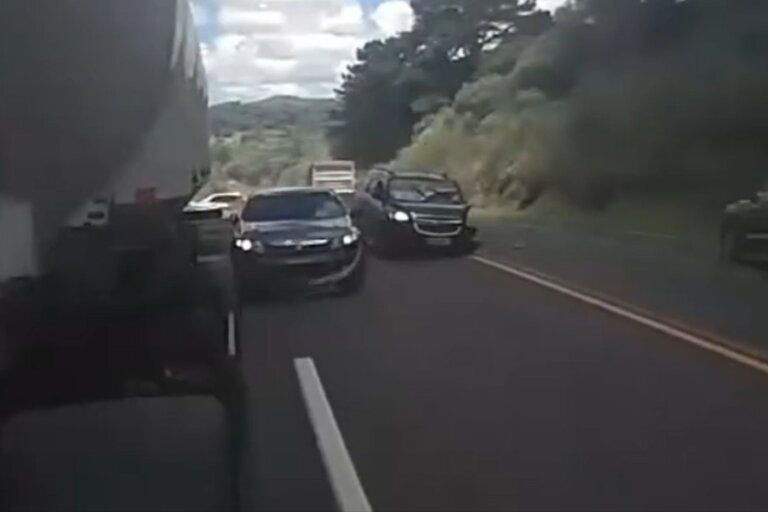 Ocupantes de carro de Umuarama ficam gravemente feridos em acidente com 6 veículos na BR-277