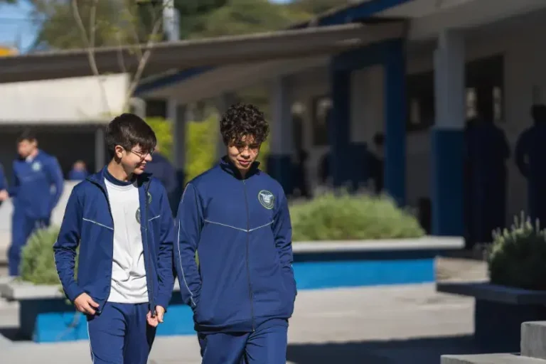 Explode a procura por colégios cívico-militares no Paraná e fila já passa de 20 mil alunos