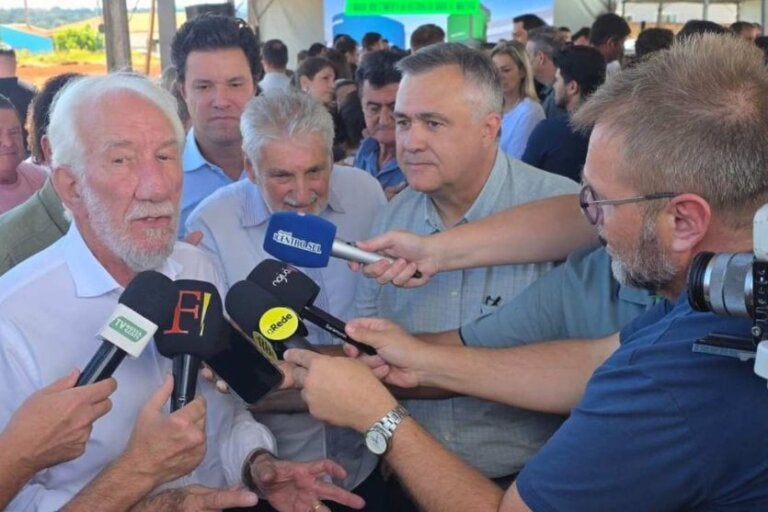 Helicóptero com governador do Paraná em exercício faz pouso forçado