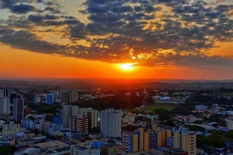 Umuarama terá fim de semana de calor intenso com máximas de até 34°C, prevê Simepar