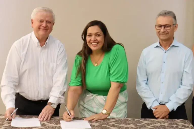 Mariluz firma convênio com Copacol para ampliar ações culturais em 2026