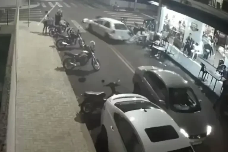 Motorista embriagado atropela quatro pessoas na calçada em Palotina; mulher morreu