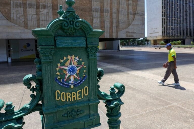 Leilão promovido pelos Correios inclui imóveis no Paraná e em outros 10 estados