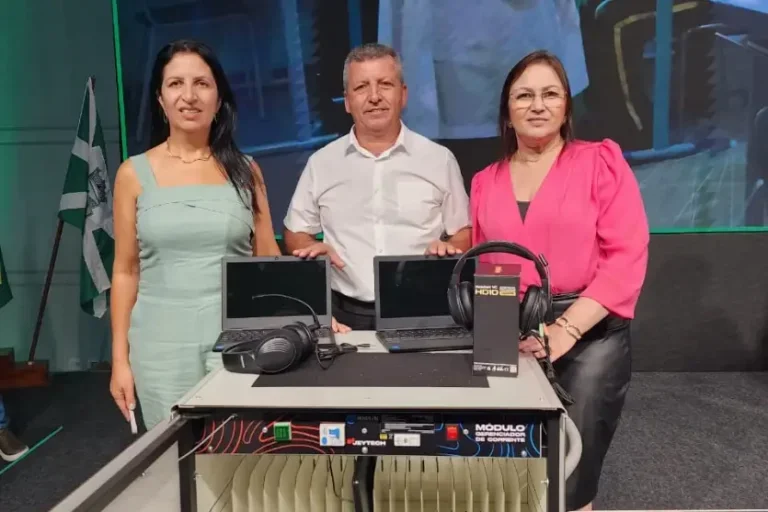 São Jorge do Patrocínio recebe kits tecnológicos para fortalecer ensino municipal