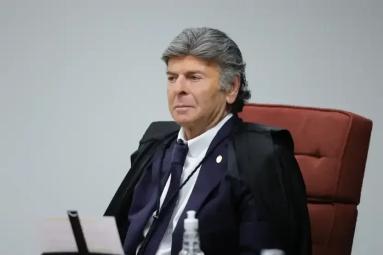STF derruba lei que criou Programa Escola Sem Partido em cidade do Paraná