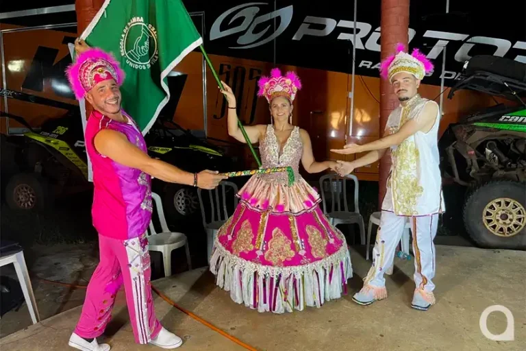 Escola de Samba Unidos da Vila Tiradentes leva brilho e alegria do carnaval ao Lago Aratimbó