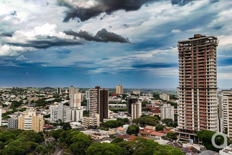 Inmet emite alerta de tempestade com granizo para Umuarama e região; vídeo