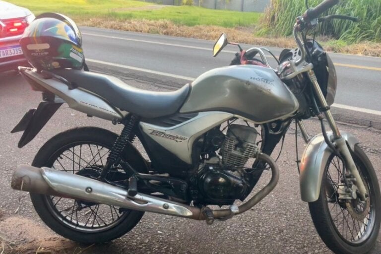 Motociclista fica ferido após perder controle da direção e sofrer queda na PR-323 em Umuarama