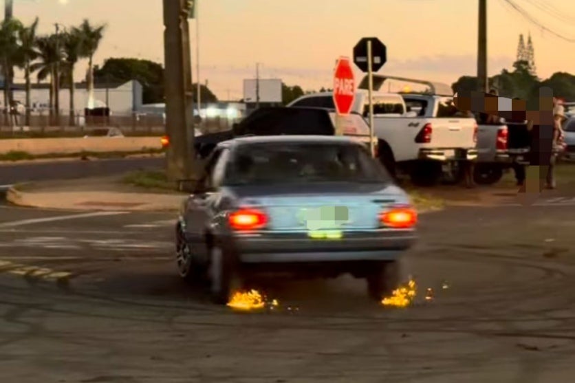 PM apreende Chevette após zerinho no Parque Industrial, em Umuarama. Condutor recusou bafômetro e evento foi encerrado na noite de quarta-feira.