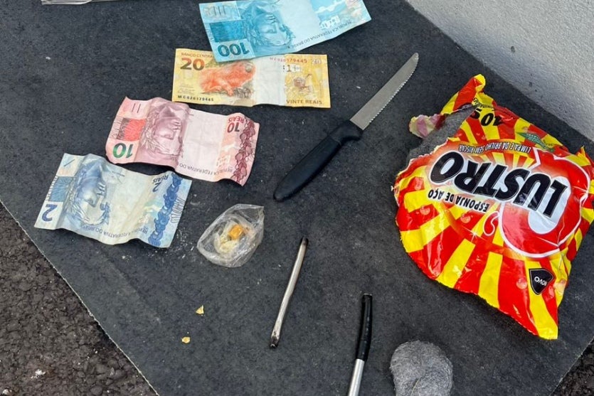 Tráfico na Praça da Bíblia termina com dois presos e apreensão de crack em Umuarama
