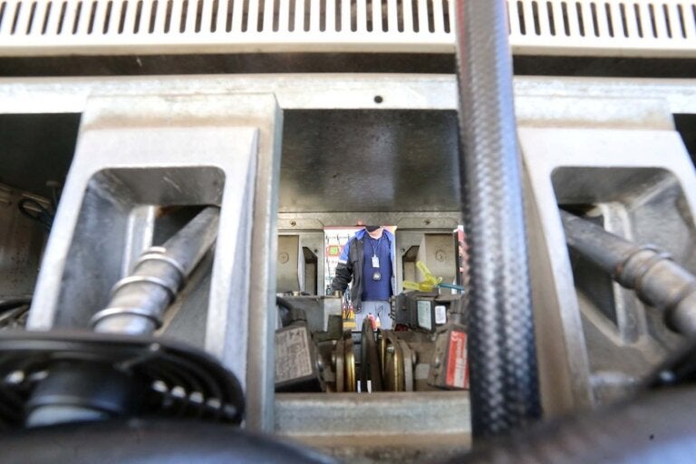 Paraná irá aderir ao programa da União para tentar reduzir impostos sobre o diesel