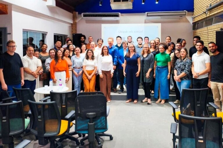 TechnoPark Umuarama recebe curso de IA em evento com universidades