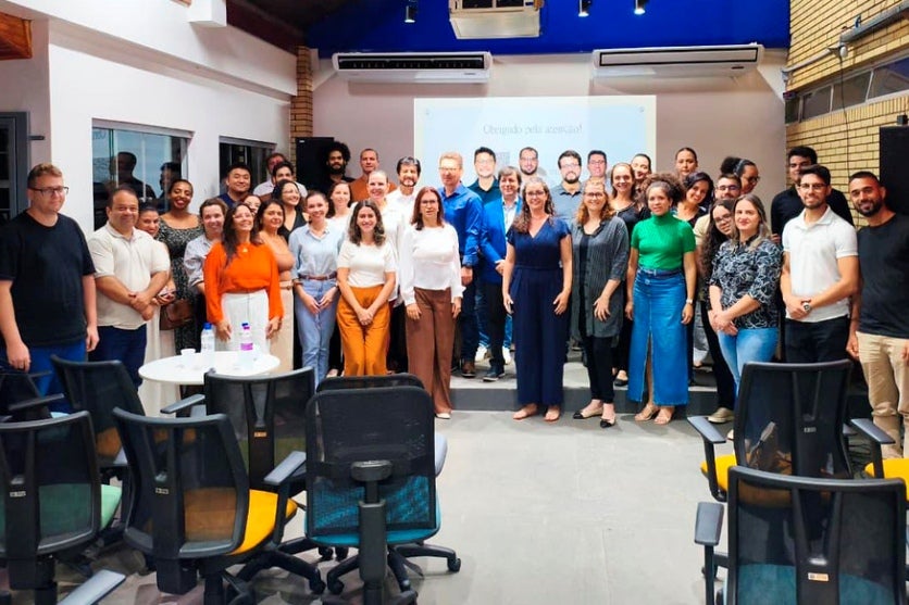 TechnoPark Umuarama recebe curso de IA em evento com universidades
