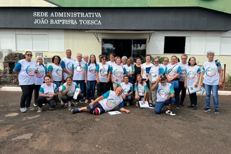 Turmas de alongamento e ginástica da Smel visitam a Expo Umuarama