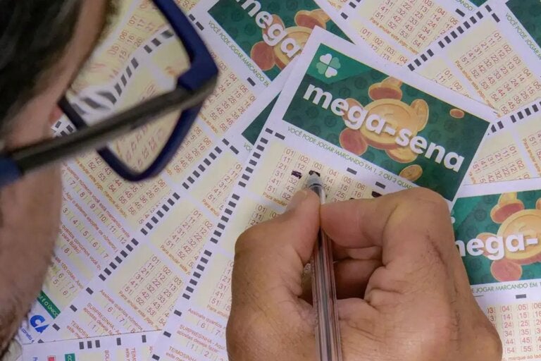 Cidade do Paraná tenta descobrir quem ganhou mais de R$ 34 milhões na Mega-Sena