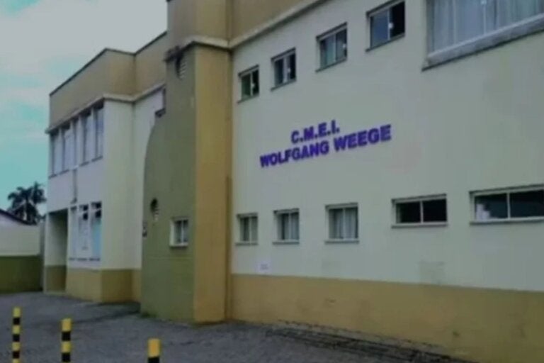 Pai leva para casa criança errada após primeiro dia de aula em creche