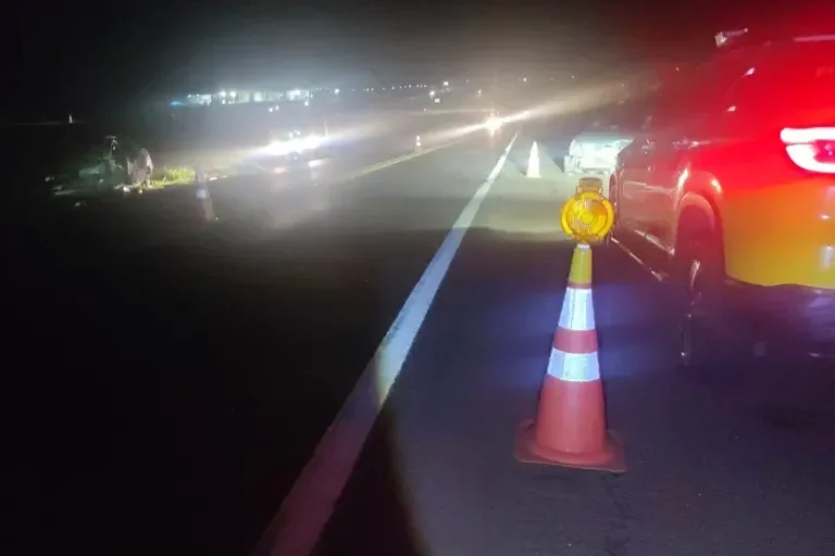 Colisão entre dois carros deixa feridos na PR-323 em Cianorte