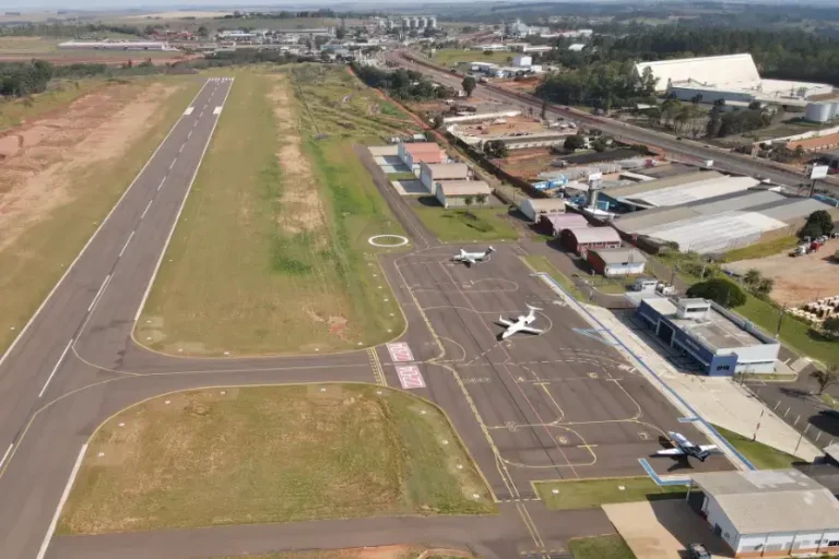 Aero Run transforma pista de aeroporto em palco de corrida em Umuarama