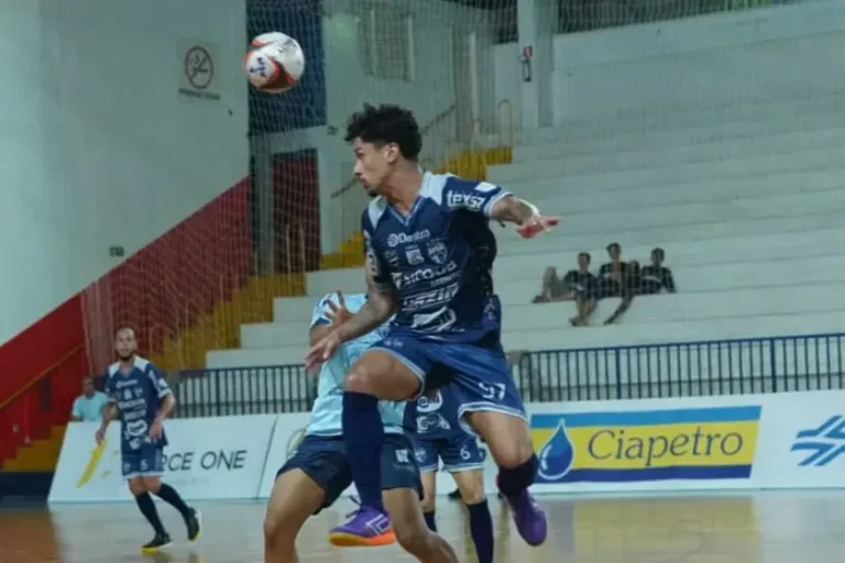 Umuarama goleia Cianorte por 7 a 1 em amistoso preparatório para o Paranaense de Futsal