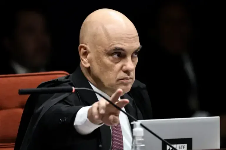 Mensagens no celular indicam que Vorcaro tentou contato com Moraes no dia da prisão