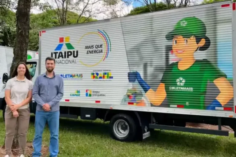 Alto Piquiri adere a programa ambiental e recebe caminhão para coleta seletiva