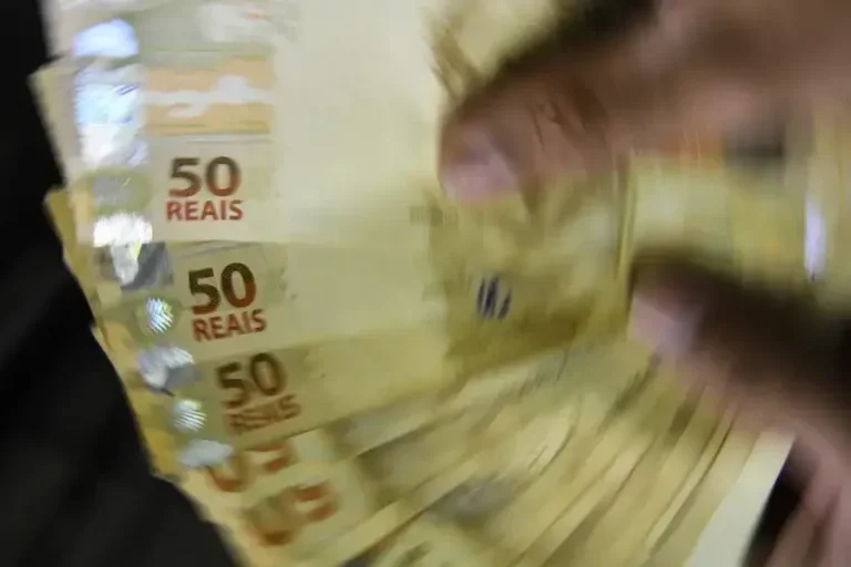 INSS antecipa pagamento do 13º para aposentados e pensionistas; veja quando