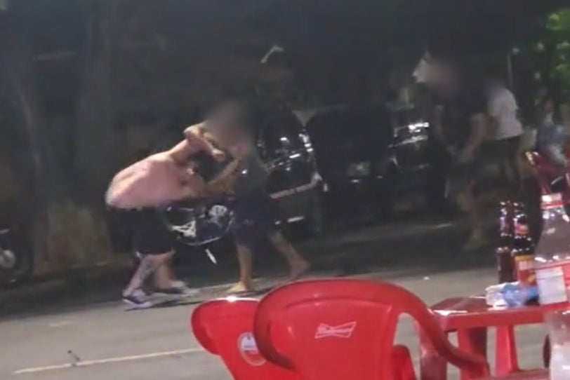 Vídeo mostra briga que terminou com homem gravemente ferido a facadas em Umuarama