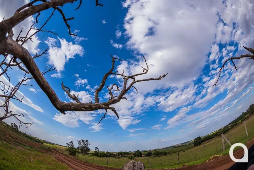Semana começa com calor de até 35°C e risco de tempestades em Umuarama